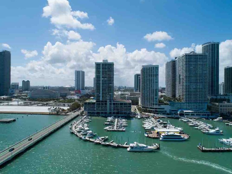 Crece el interés de los colombianos por invertir en propiedades y negocios en Florida