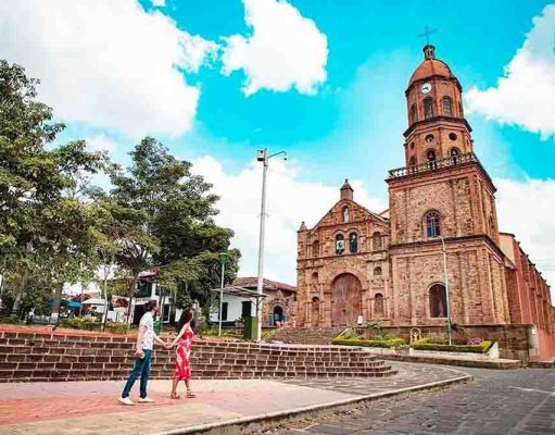 Turismo en Colombia: el auge de los pueblos patrimonio y el encanto de Santander