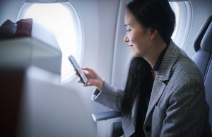 Iberia dará internet gratis a bordo con tecnología Starlink: así cambiarán los vuelos desde 2026