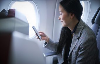 Iberia dará internet gratis a bordo con tecnología Starlink: así cambiarán los vuelos desde 2026