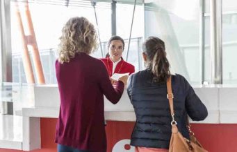 Iberia lanza un innovador podcast para ayudar a vencer el miedo a volar