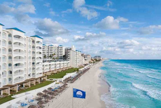 Una playa que inspira: Hilton Cancun Mar Caribe recibe reconocimiento por su compromiso ambiental